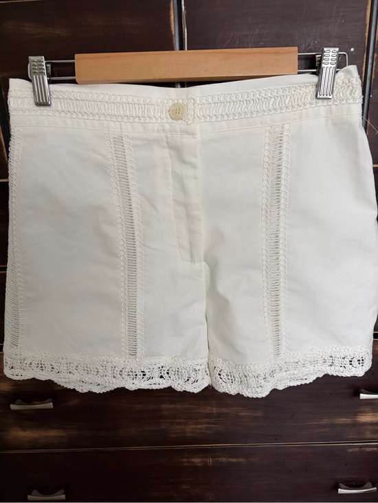 Zara Pants - Zara off white Crochet Trim Women’s Shorts/ Size Medium